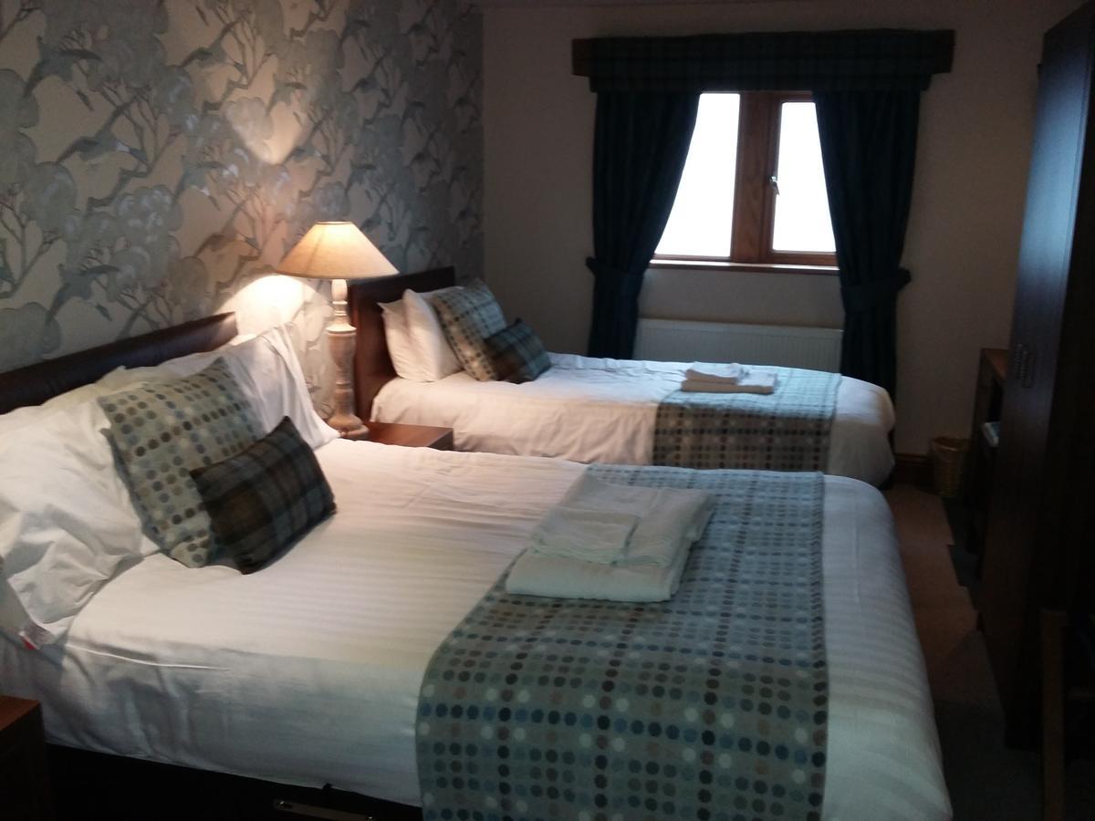 The Huntsman Inn Холмфирт Экстерьер фото