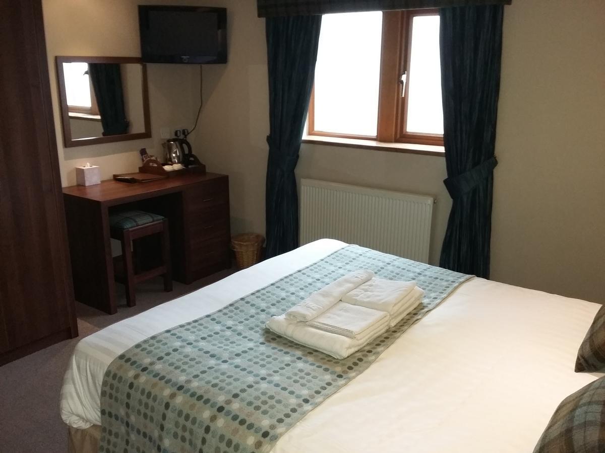 The Huntsman Inn Холмфирт Экстерьер фото