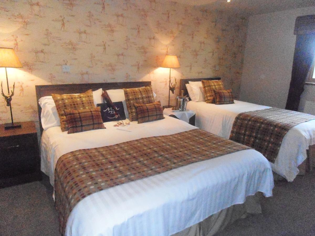 The Huntsman Inn Холмфирт Экстерьер фото