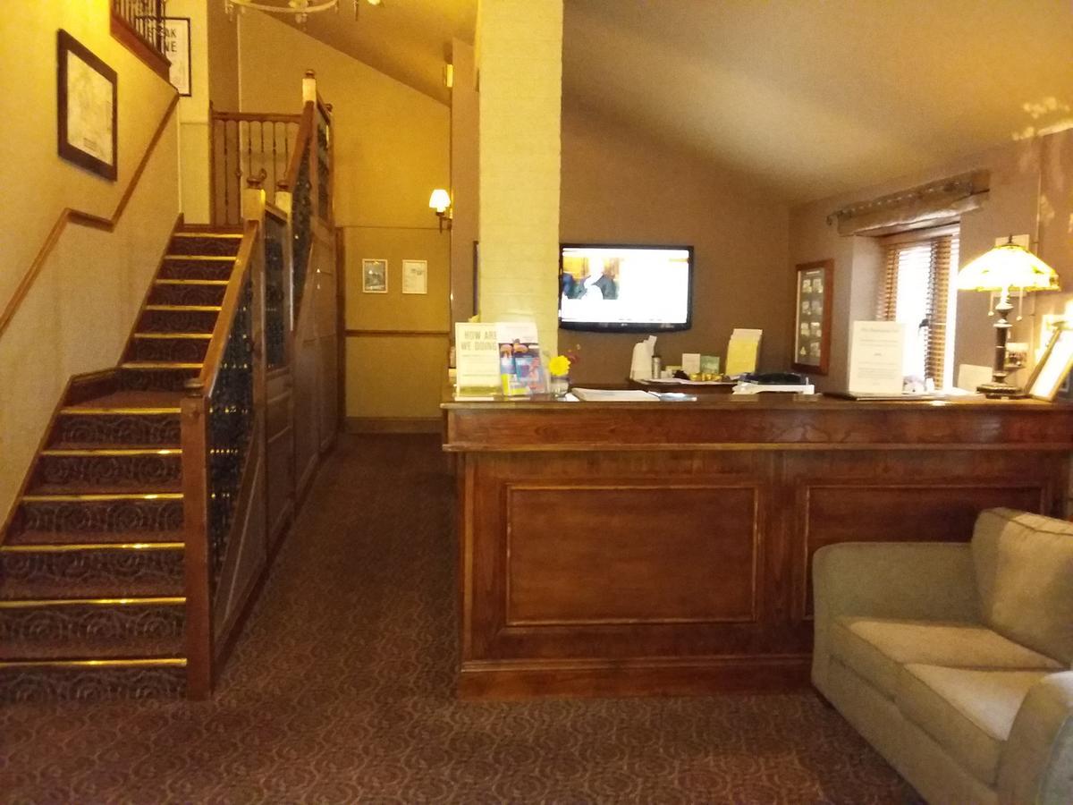The Huntsman Inn Холмфирт Экстерьер фото