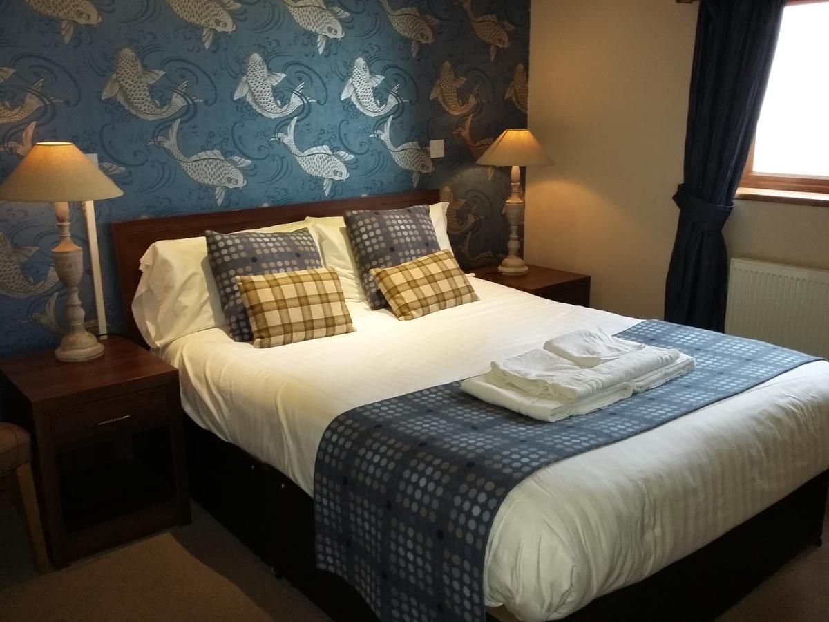 The Huntsman Inn Холмфирт Экстерьер фото