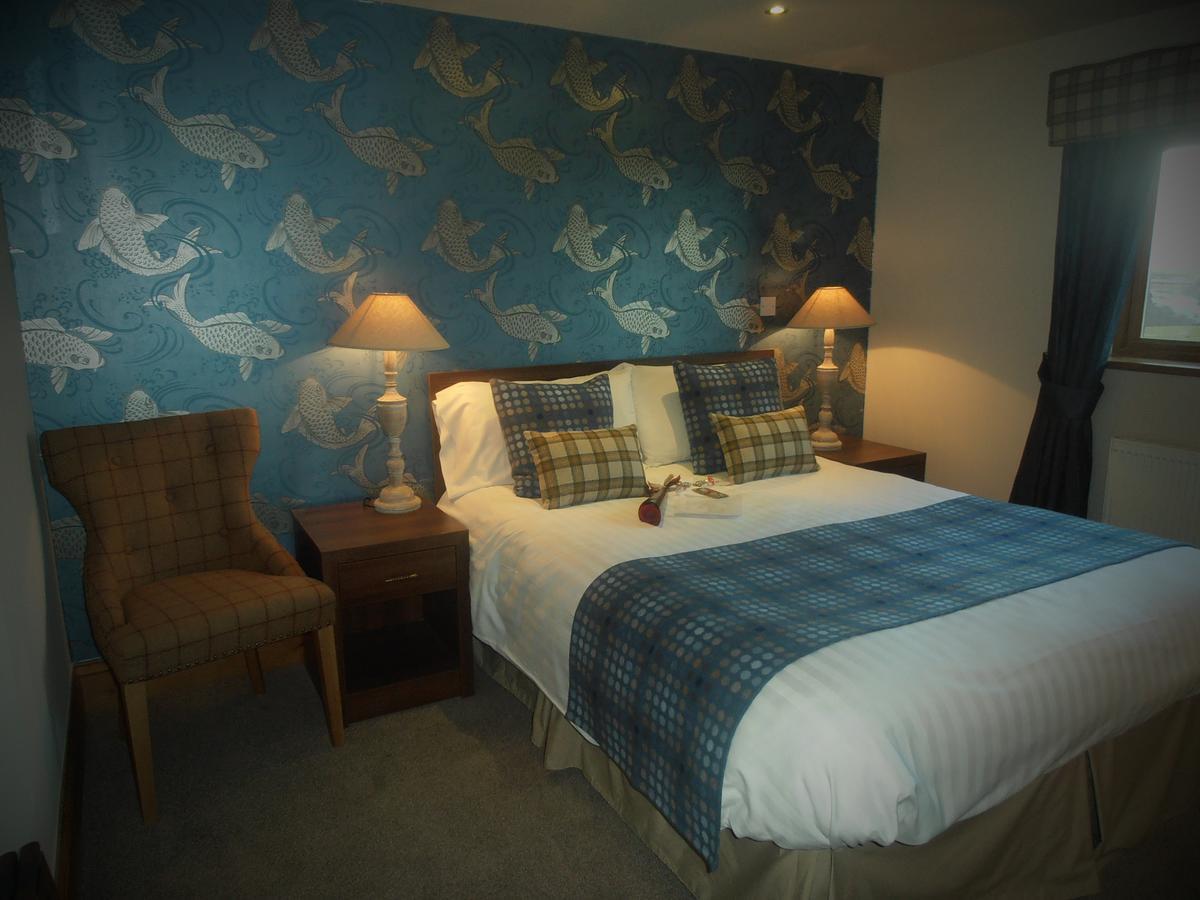 The Huntsman Inn Холмфирт Экстерьер фото
